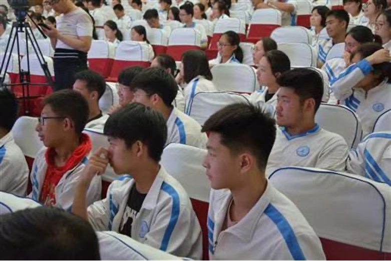 国产精品扒开腿做爽爽爽A片软件