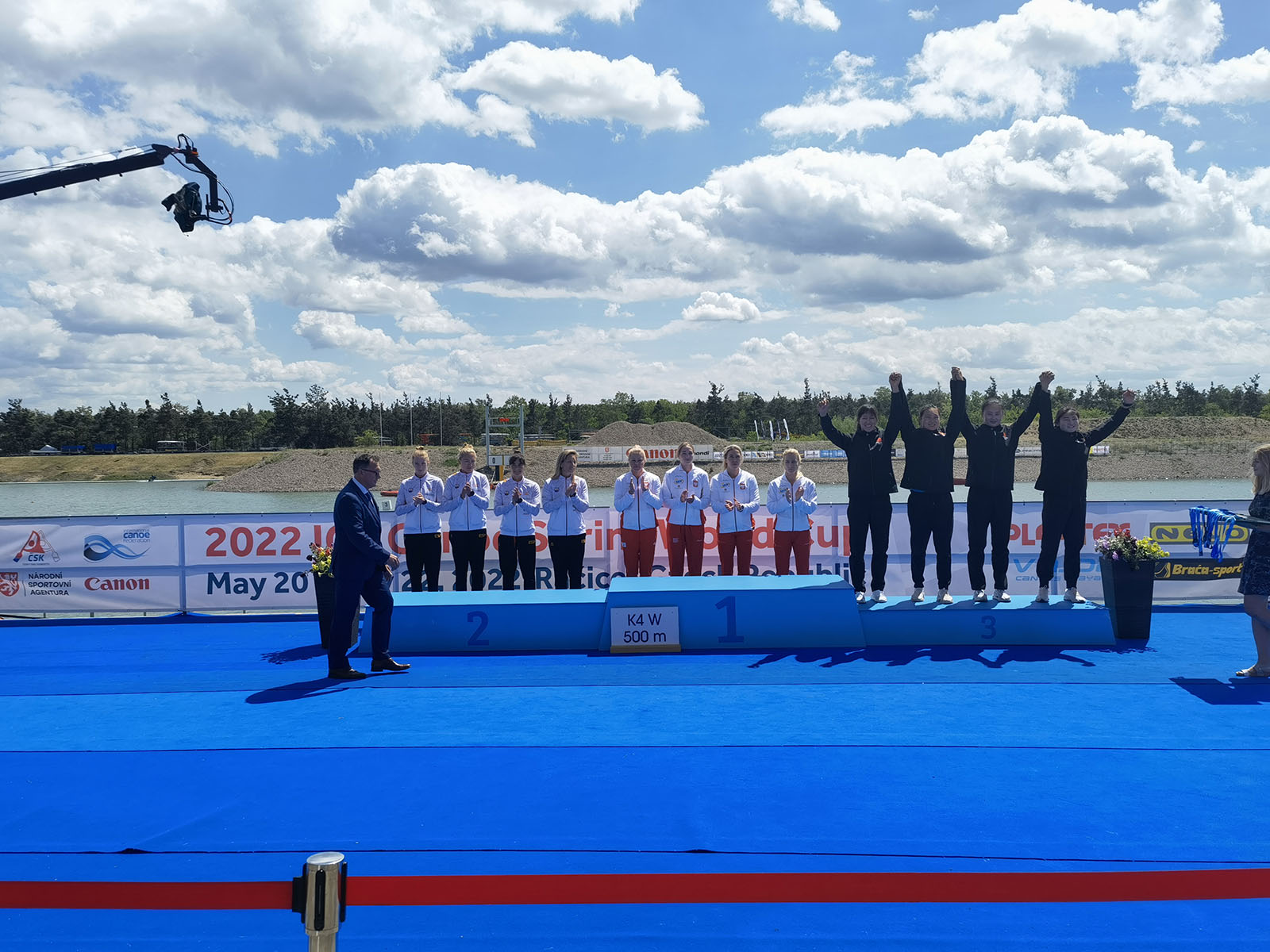 国产精品扒开腿做爽爽爽A片软件